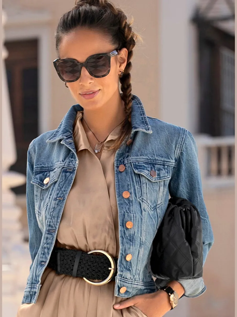 Veste courte en jean avec patte de boutonnage et poches