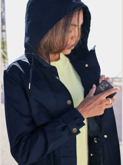 Veste d'extérieur légère avec capuche et poches pratiques
