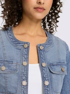 Veste en jean à boutons dorés et manches longues avec patte de boutonnage
