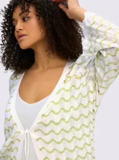 Veste en tricot ajouré