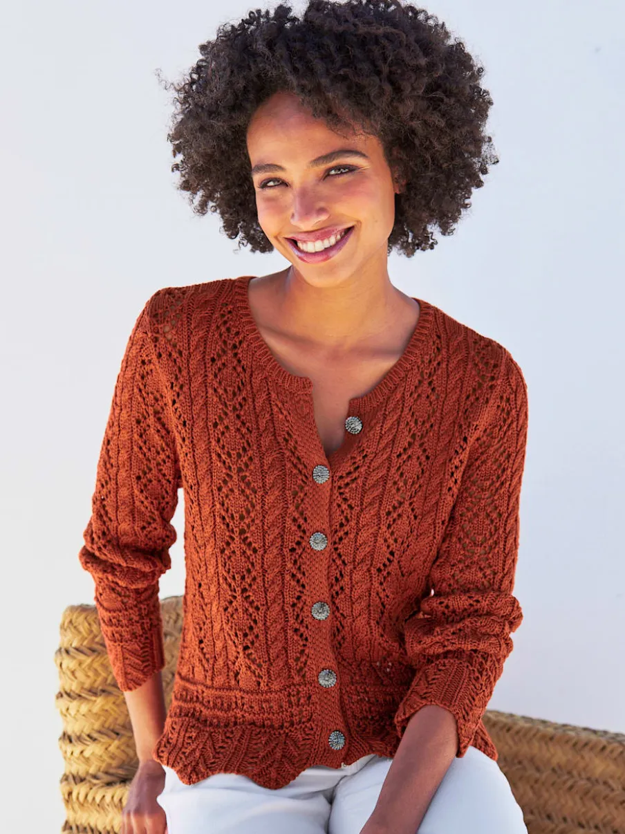Veste en tricot ajouré avec col rond et boutons