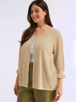 Veste en tricot ajouré motif ajouré léger