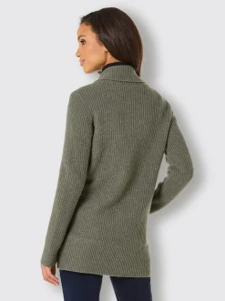 Veste en tricot avec col châle et motifs tricotés