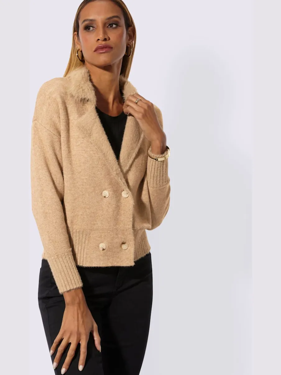 Veste en tricot à col à revers et manches longues avec boutonnières