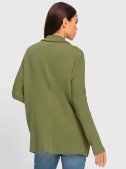 Veste en tricot douce avec col à revers et poches