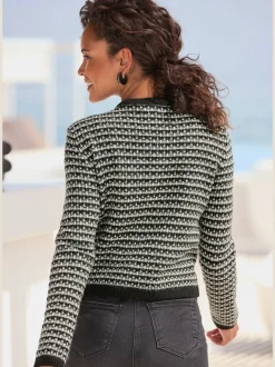 Veste en tricot à motifs à carreaux avec manches longues et poches décoratives