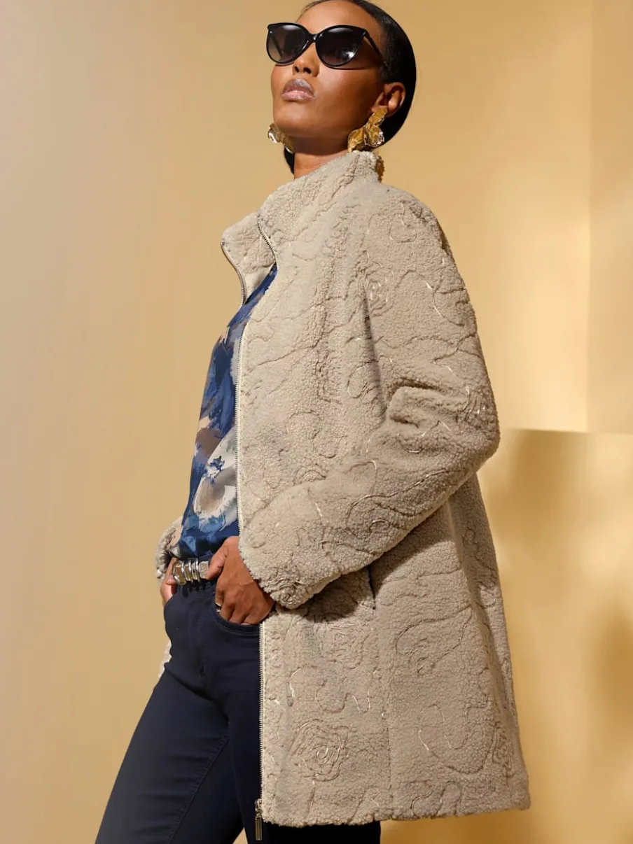 Veste imitation fourrure avec col montant à fleurs