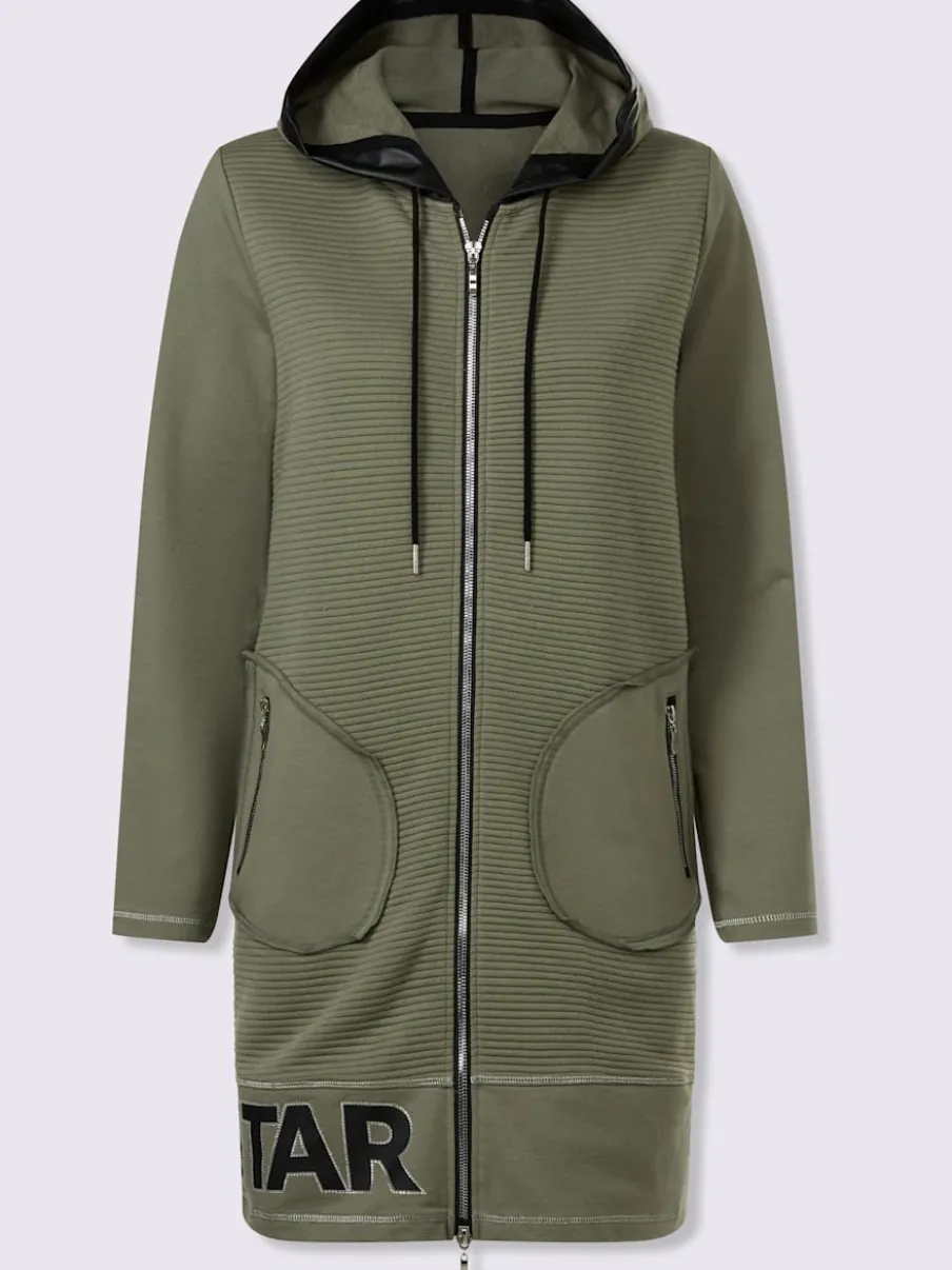 Veste légère avec capuche sportive et poches zippées