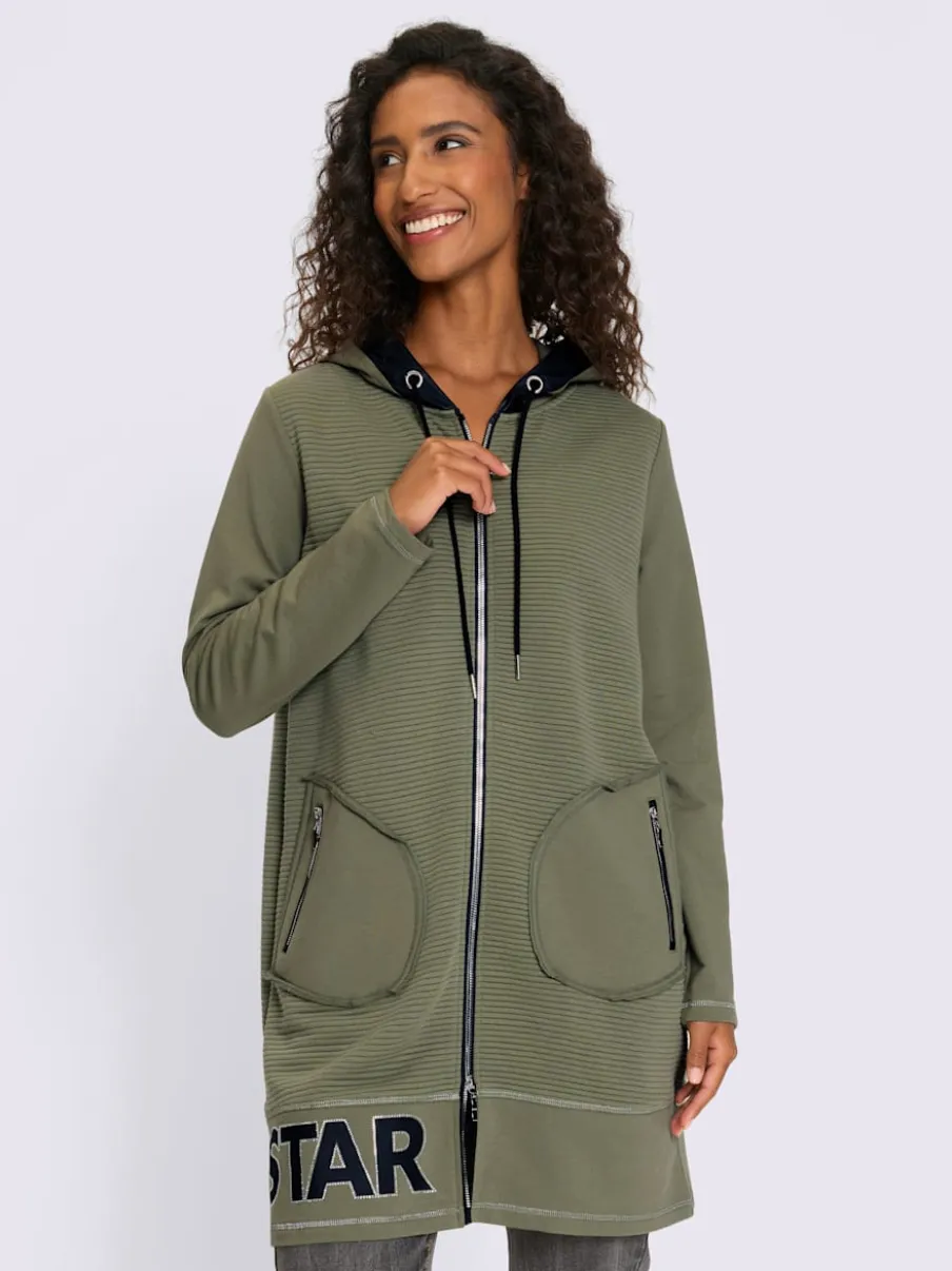 Veste légère avec capuche sportive et poches zippées