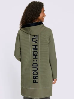 Veste légère avec capuche sportive et poches zippées