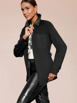 Veste légère à col chemise avec manches longues et poches poitrine