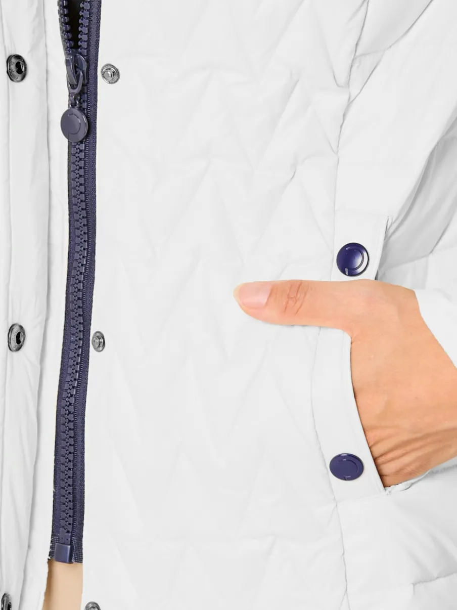 Veste matelassée légère avec collier structuré et boutons