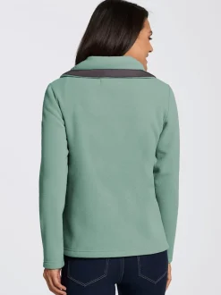 Veste polaire avec col à revers et rayures.