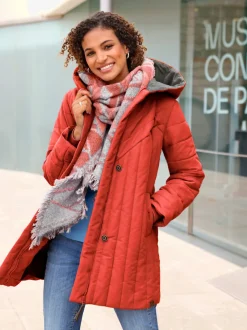 Veste sportive avec capuche polyester recyclé pratique et confortable