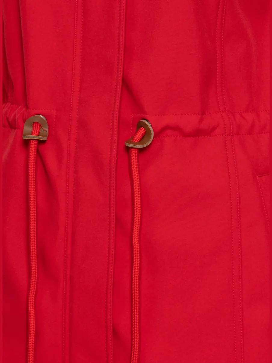 Vestes softshell avec capuche et coutures décoratives