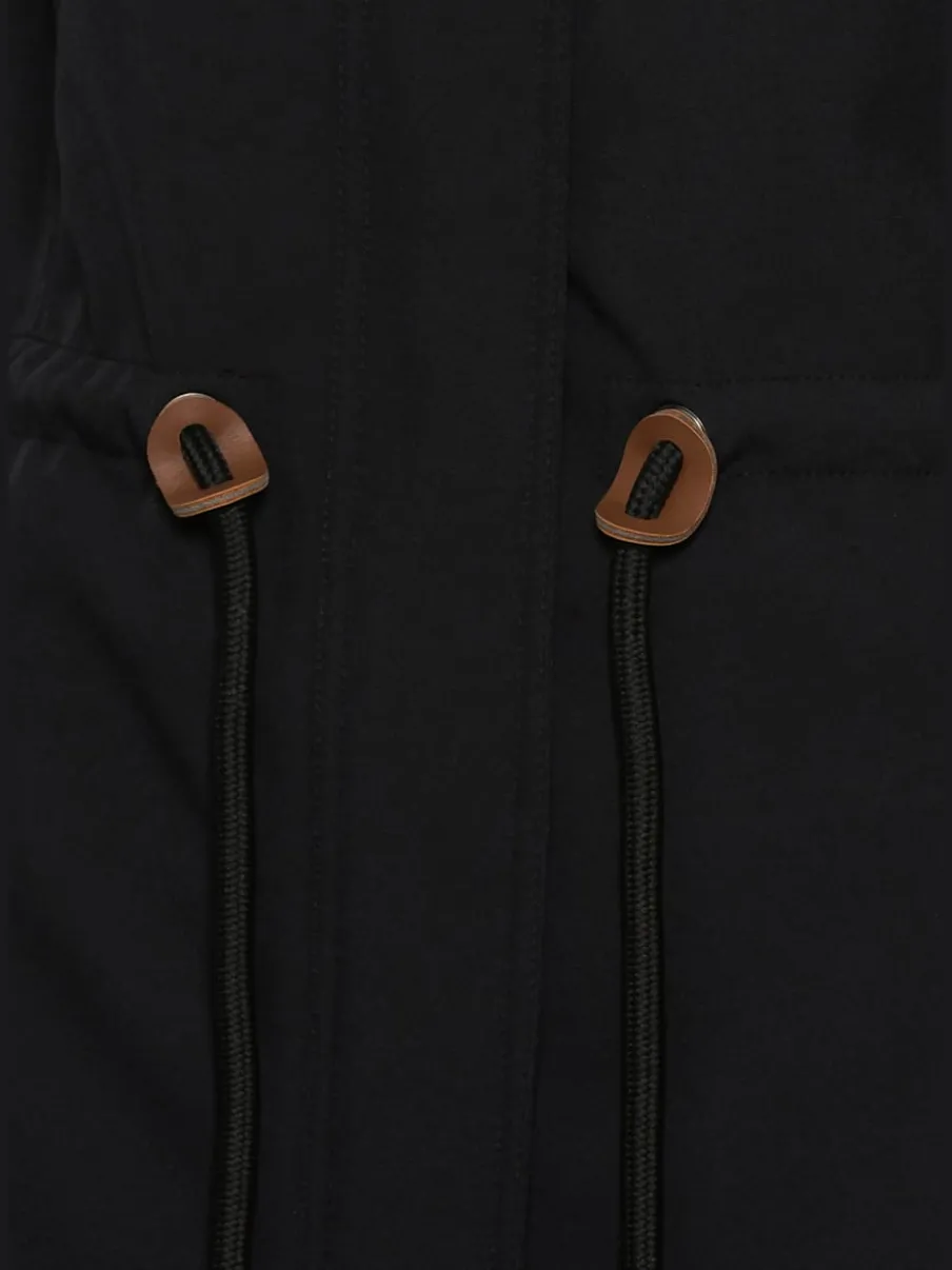 Vestes softshell avec capuche et coutures décoratives