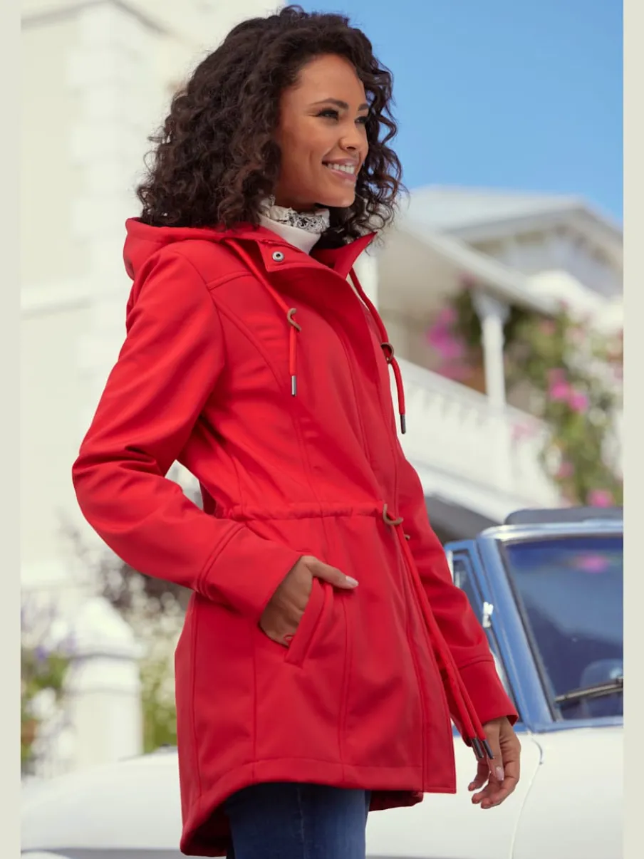 Vestes softshell avec capuche et coutures décoratives