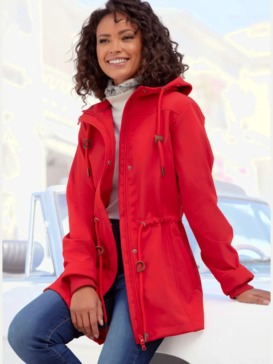 Vestes softshell avec capuche et coutures décoratives