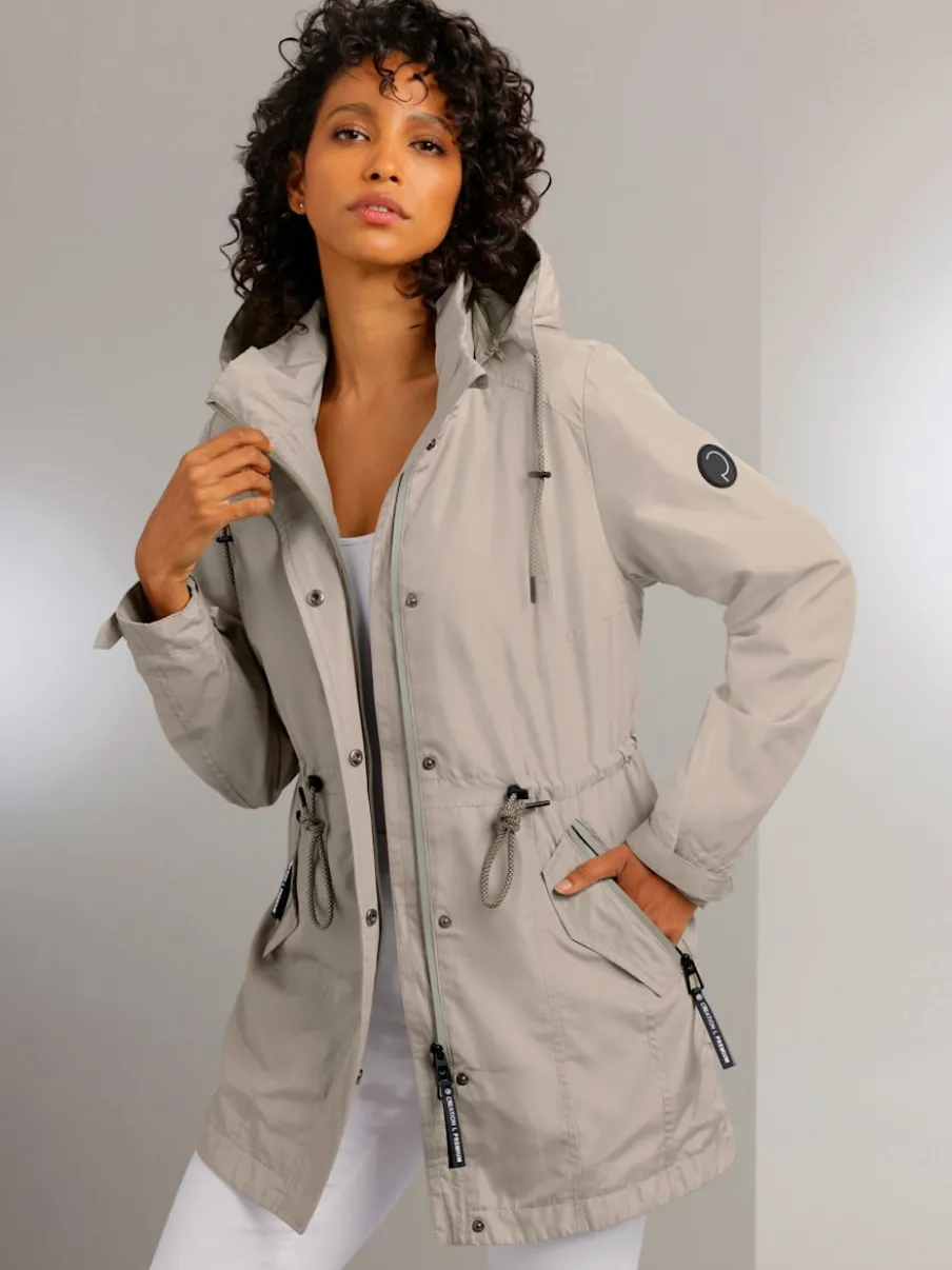 Veste technique respirante et imperméable avec capuche amovible